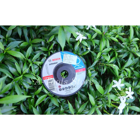 BOSCH เครื่องเจียร์ 4" บ๊อซ รุ่น GWS060 แถม!! ใบตัดเหล็ก+ใบตัดเพชร+ใบเจียร์ ลูกหมู GWS-060 หินเจียร์ 4